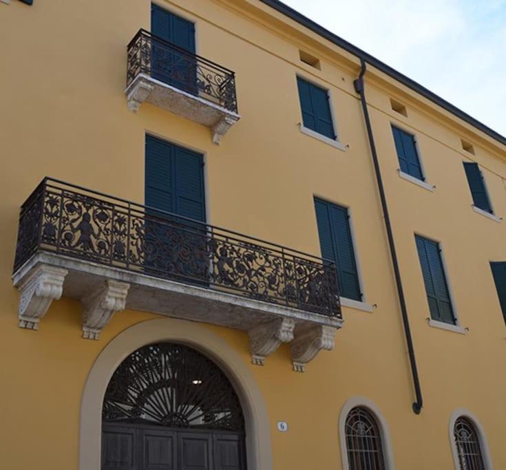 Queen Verona Luxury Apartment Екстериор снимка