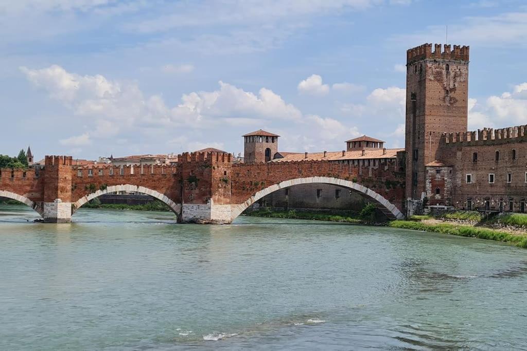 Queen Verona Luxury Apartment Екстериор снимка